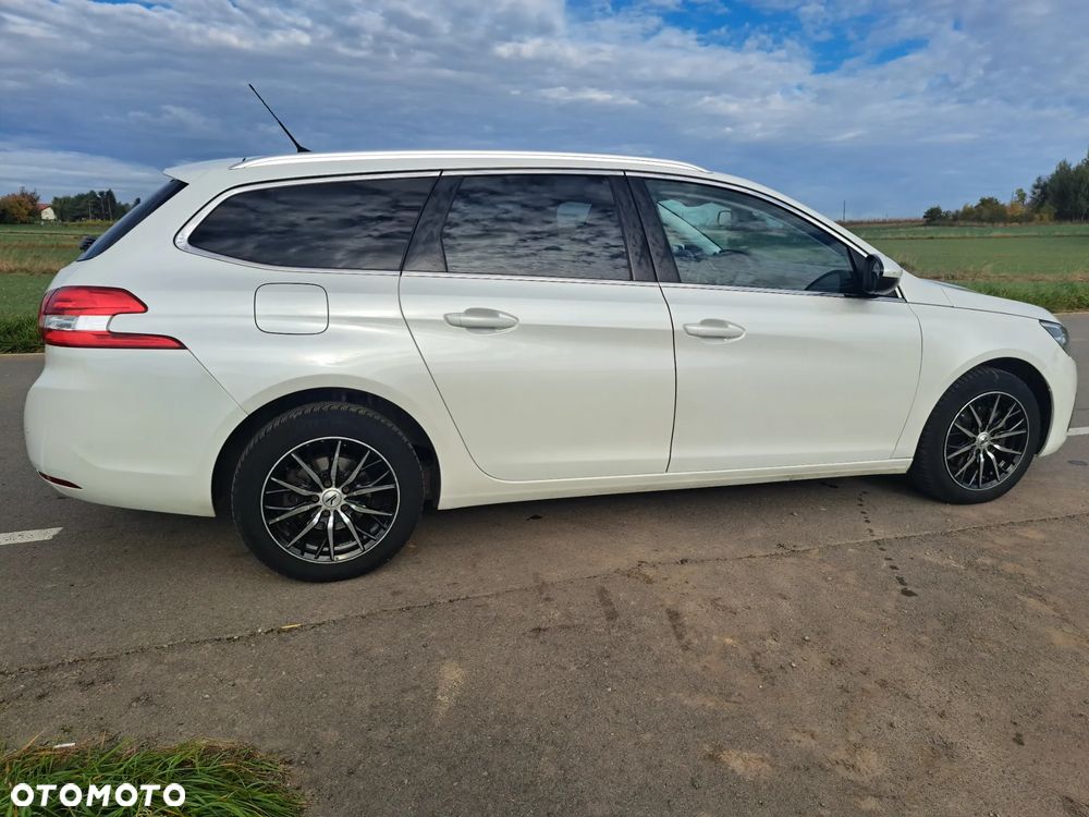 Peugeot 308 - 8