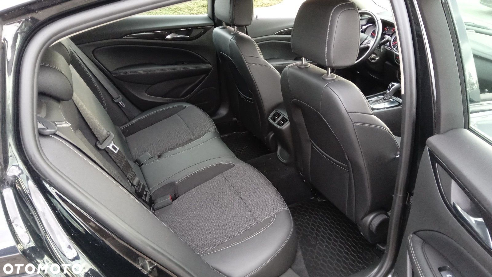 Opel Insignia - 25