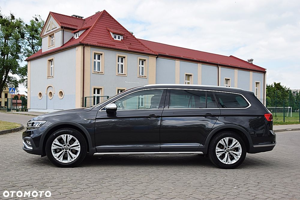 Volkswagen Passat Alltrack 2.0 TDI SCR DSG 4Motion - 9