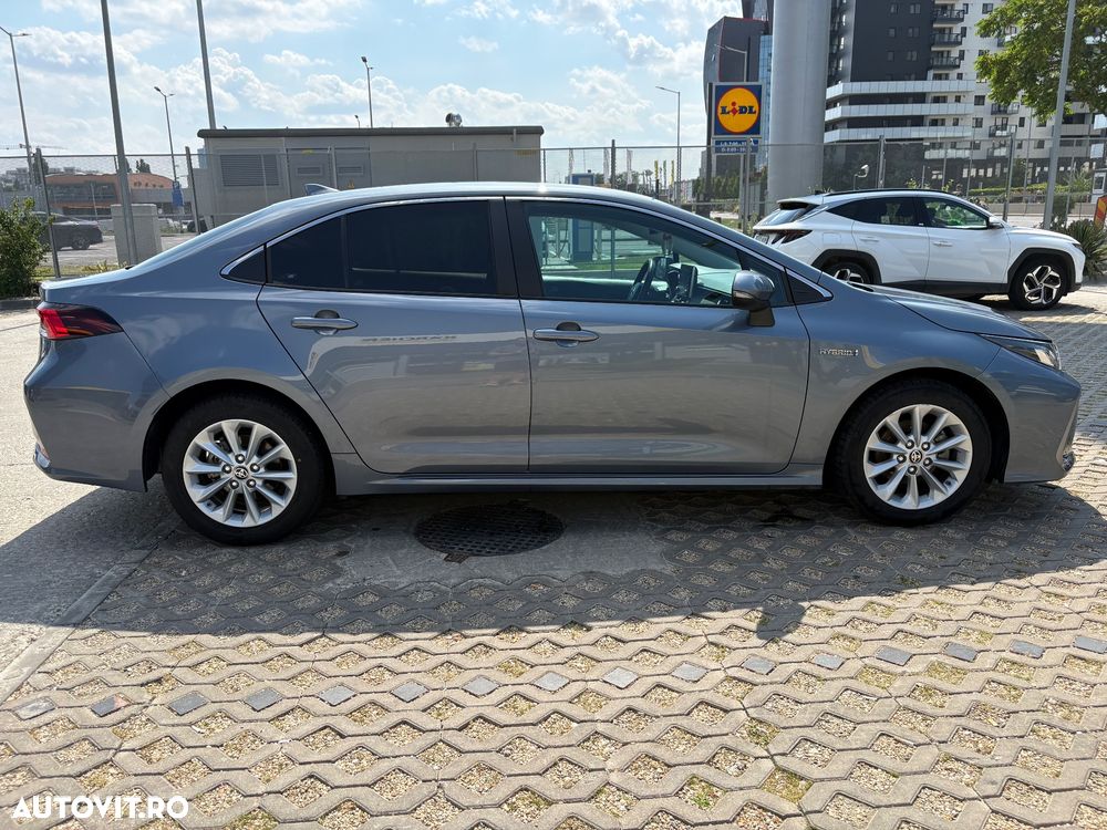 Toyota Corolla 1.8 HEV Dynamic - 1
