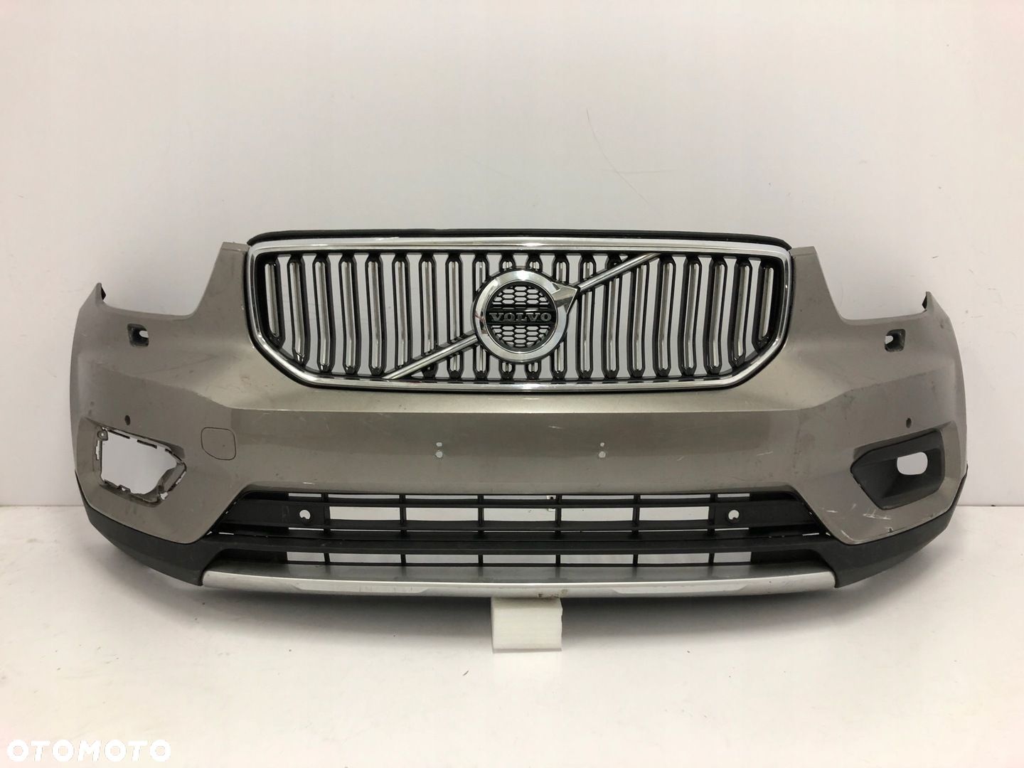 VOLVO XC40 PRZED LIFT 2017- ZDERZAK PRZEDNI - 1