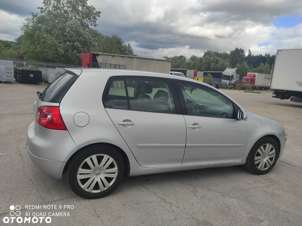 Volkswagen Golf 2.0 FSI Comfortline Tiptr - 3