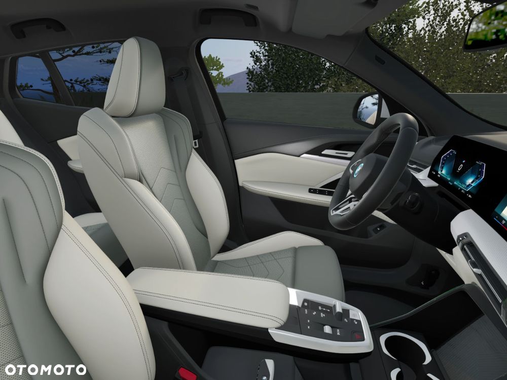 BMW iX2 eDrive20 66.5kWh - 15