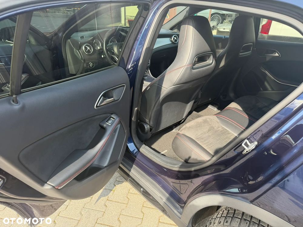 Mercedes-Benz GLA 250 4-Matic - 13