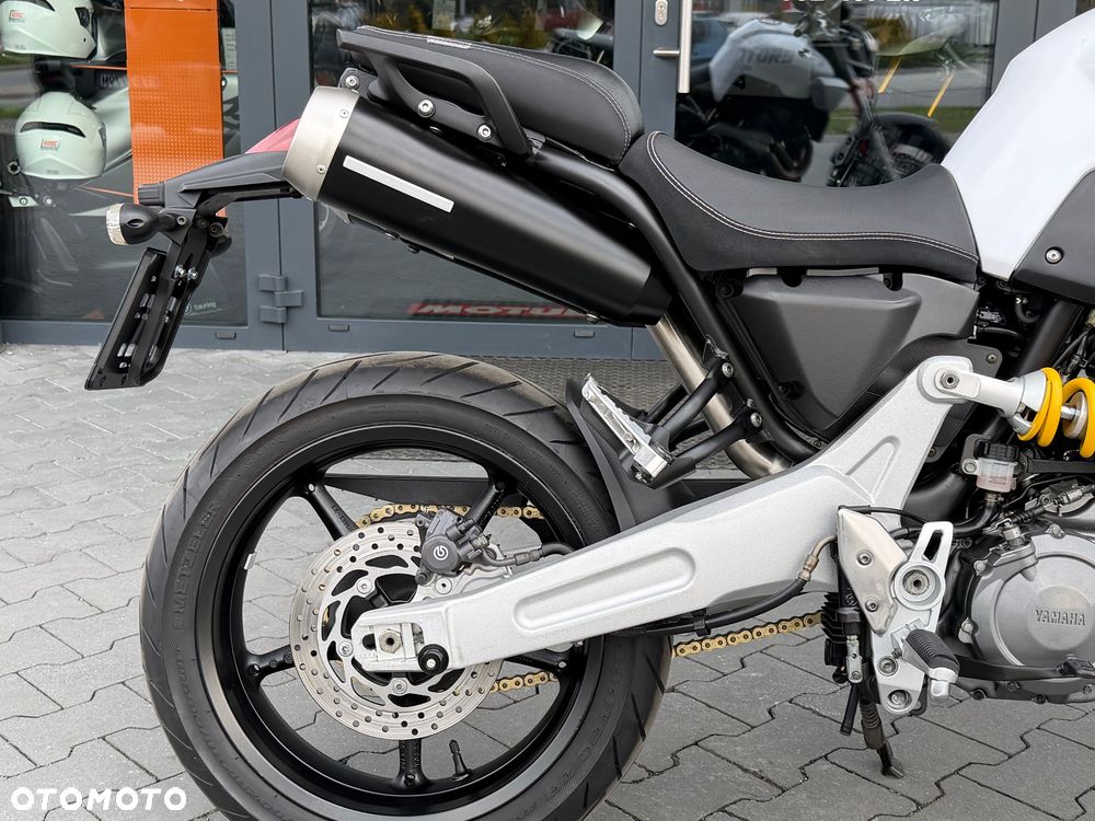 Yamaha MT - 7