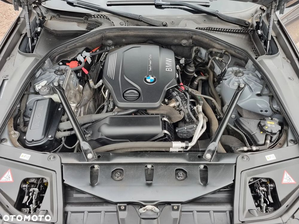 BMW Seria 5 518d Luxury Line - 18