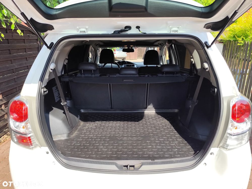 Toyota Verso 1.8 Premium EU5 7os - 13