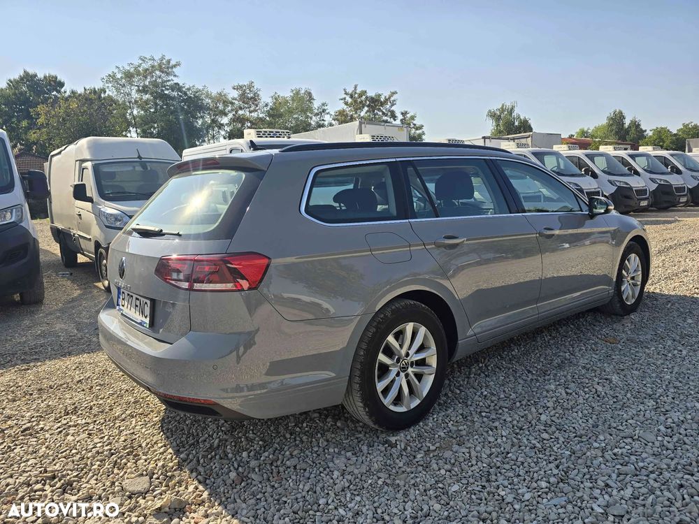 Volkswagen Passat - 4