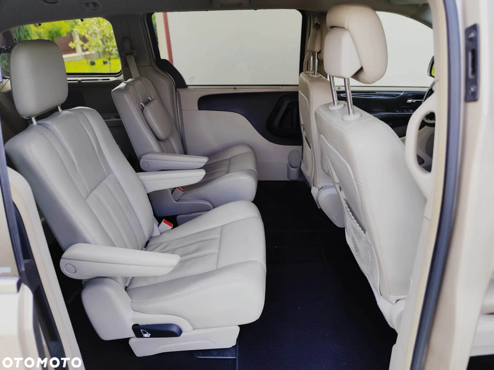 Chrysler Town & Country 3.6 Touring - 11