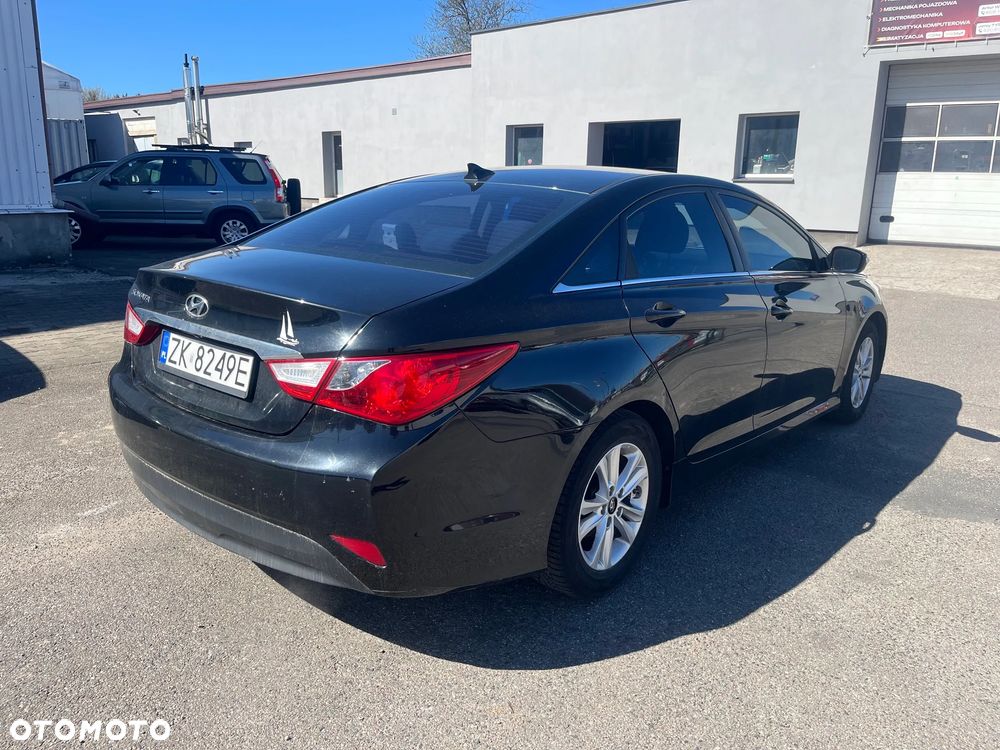 Hyundai Sonata - 3