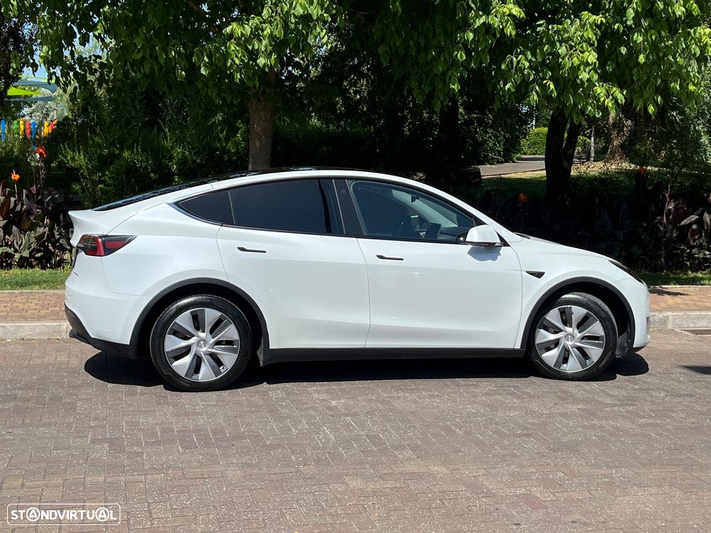 Tesla Model Y Long Range Dual Motor AWD - 3
