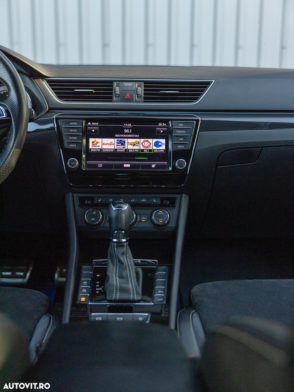 Skoda Superb 2.0 TDI DSG Sportline - 36