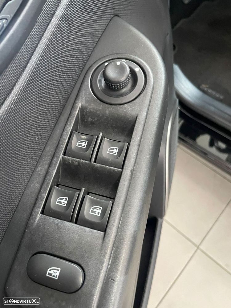 Renault Captur 0.9 TCE - 24