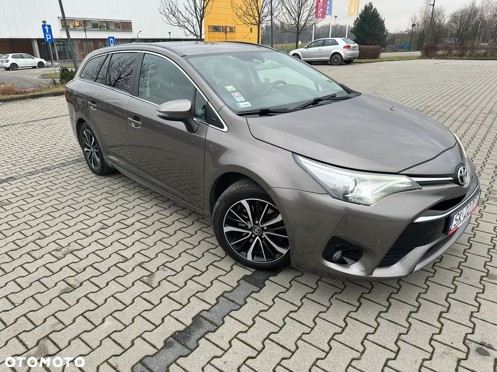 Toyota Avensis 2.0 D-4D Prestige - 4