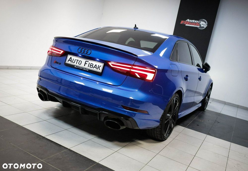 Audi RS3 Limousine - 12