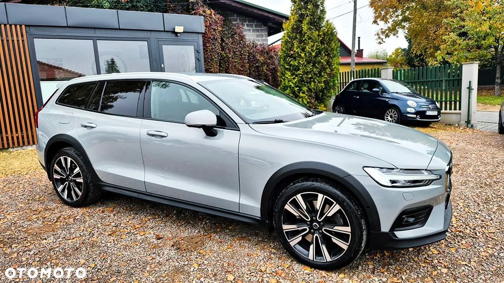 Volvo V60 B5 B AWD Plus Bright - 5