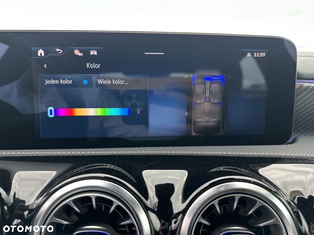 Mercedes-Benz CLA 180 Progressive 7G-DCT - 25