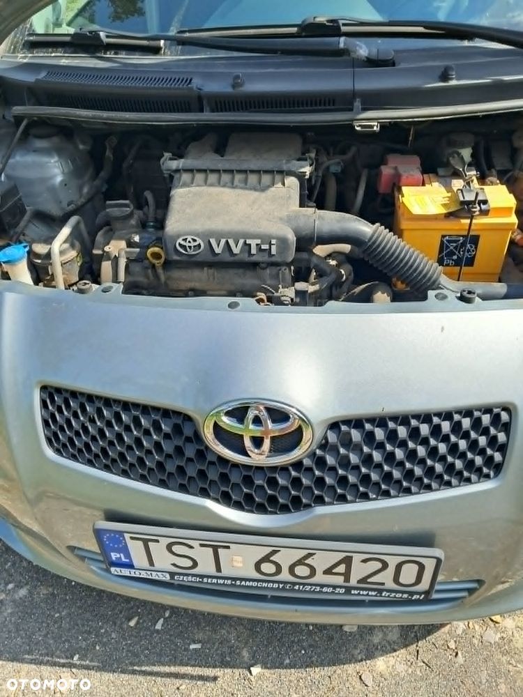 Toyota Yaris - 10