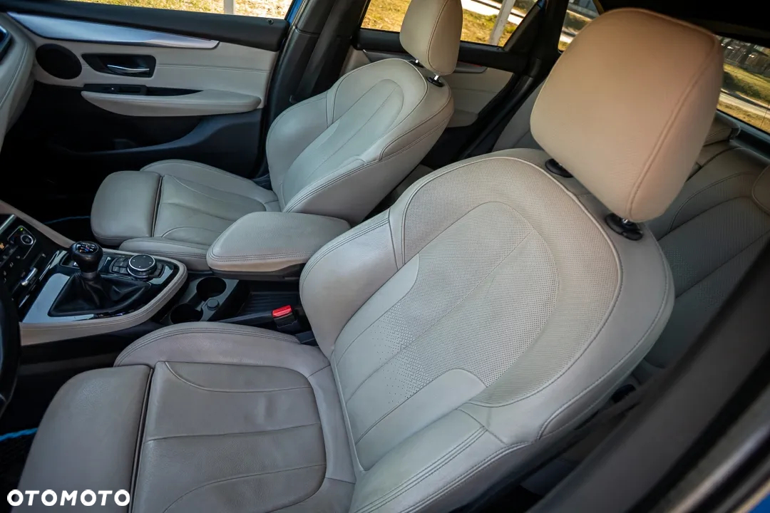 BMW Seria 2 218d - 36