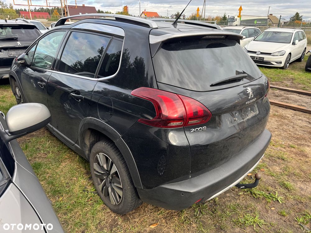 Peugeot 2008 1.6 BlueHDi Allure S&S - 9