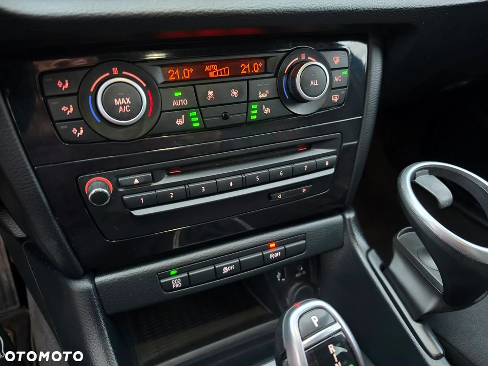 BMW X1 sDrive18d Sport Line - 24