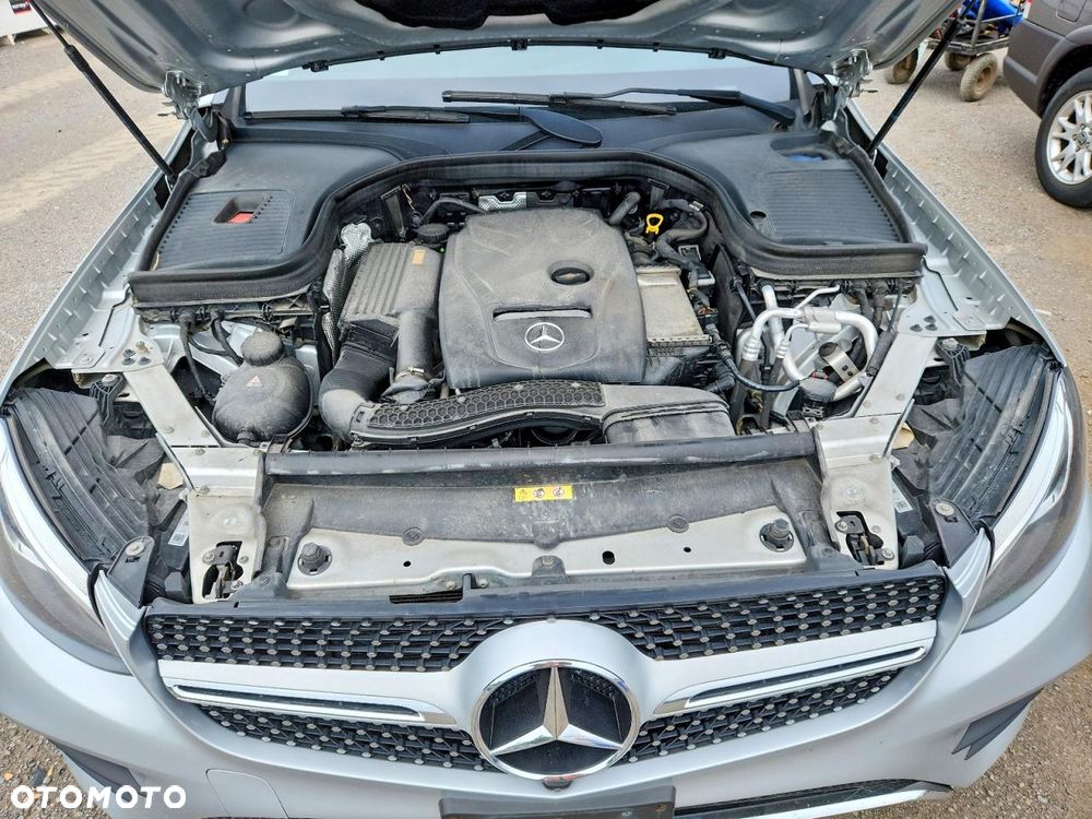 Mercedes-Benz GLC 300 4Matic 9G-TRONIC AMG Line - 12