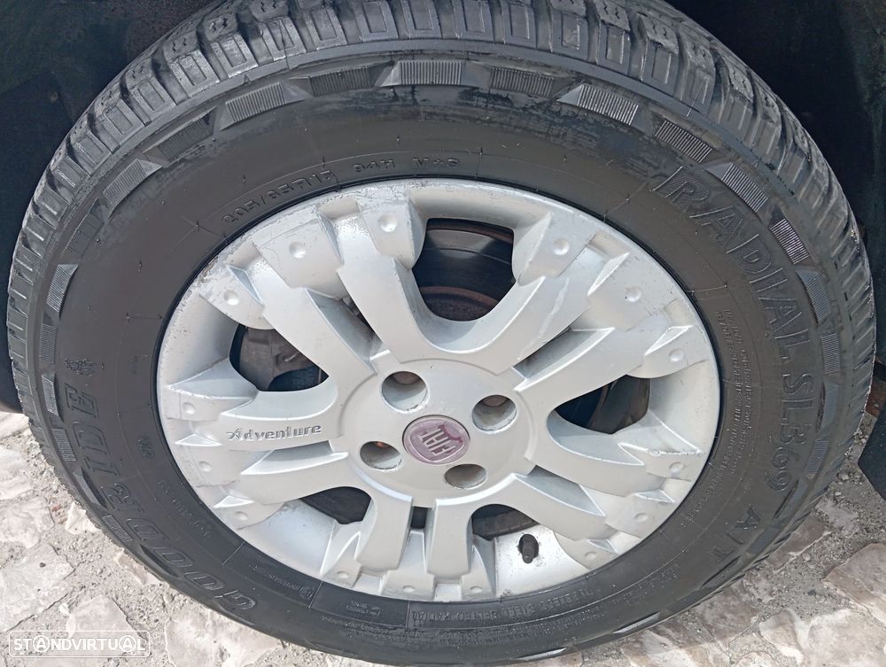 Fiat Strada Adventure - 5