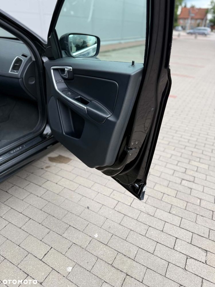 Volvo XC 60 D4 AWD Geartronic Momentum - 11