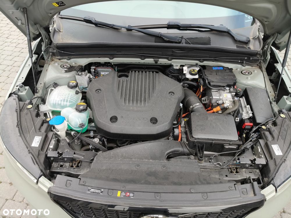 Volvo XC 40 T4 Plug-In Hybrid R-Design - 12