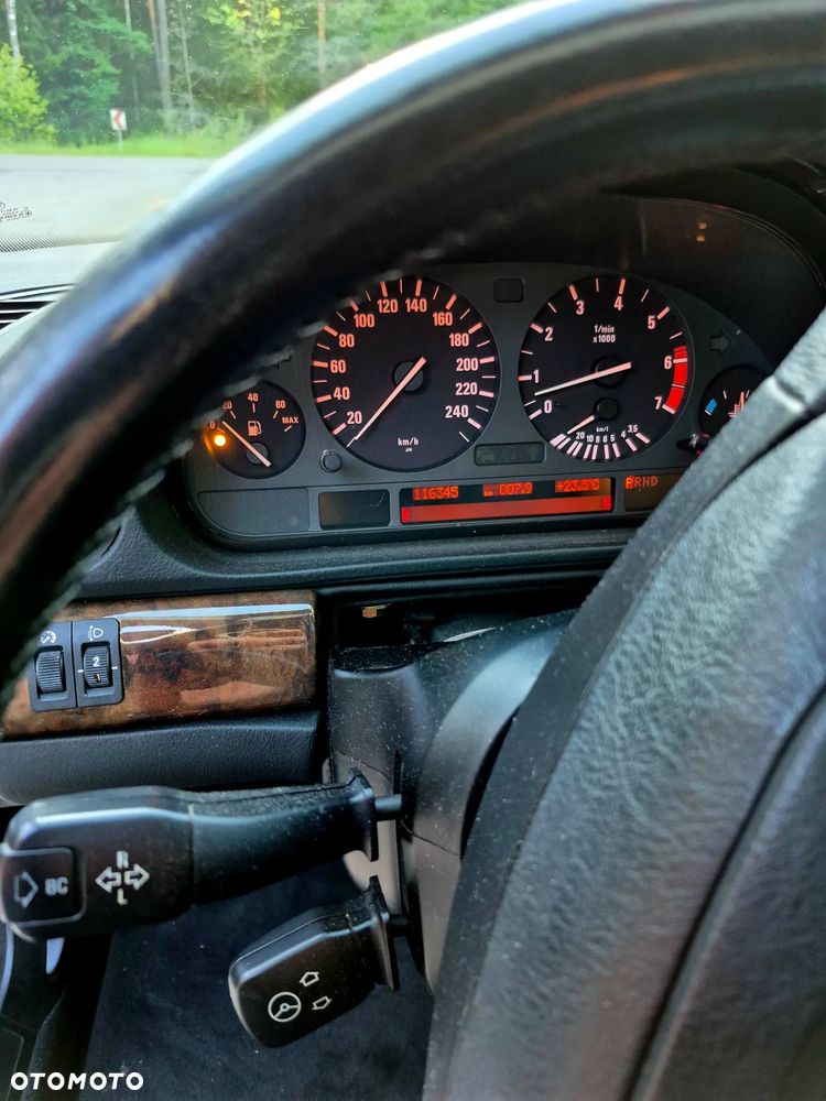 BMW Seria 7 740i - 22