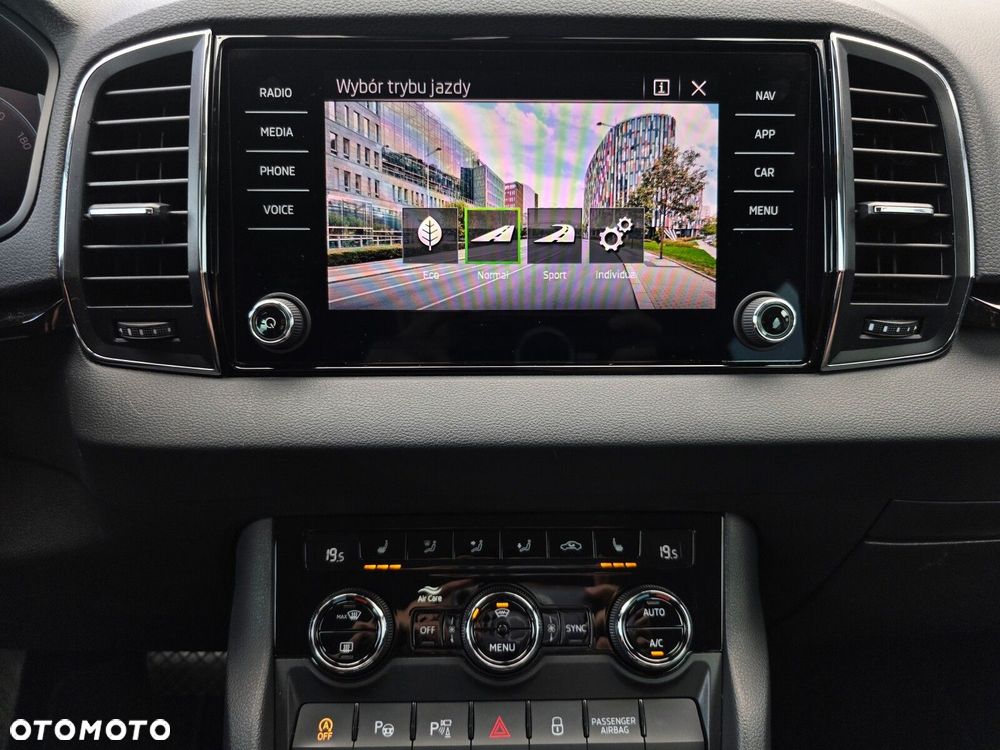 Skoda Karoq 1.5 TSI ACT 4x2 Style DSG - 28