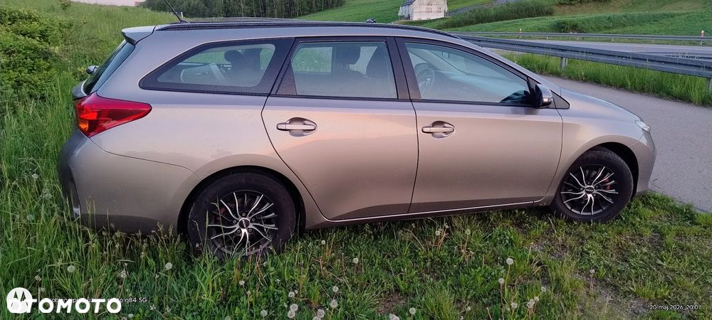 Toyota Auris 1.4 D-4D Dynamic - 8