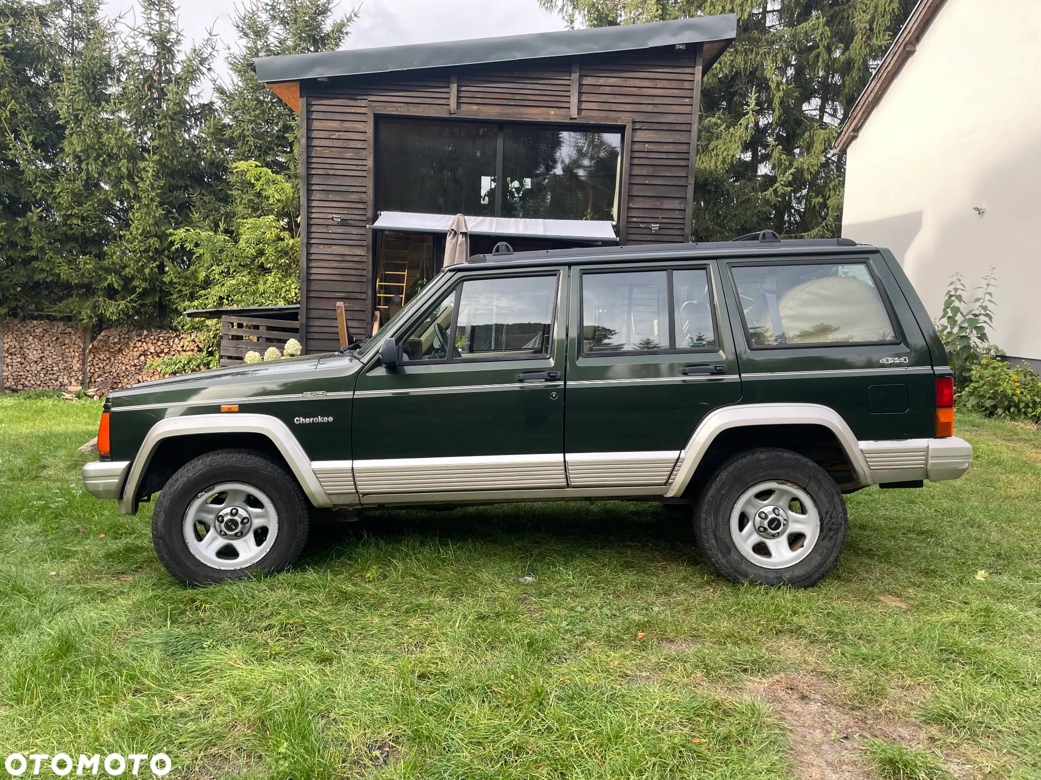 Jeep Cherokee - 16