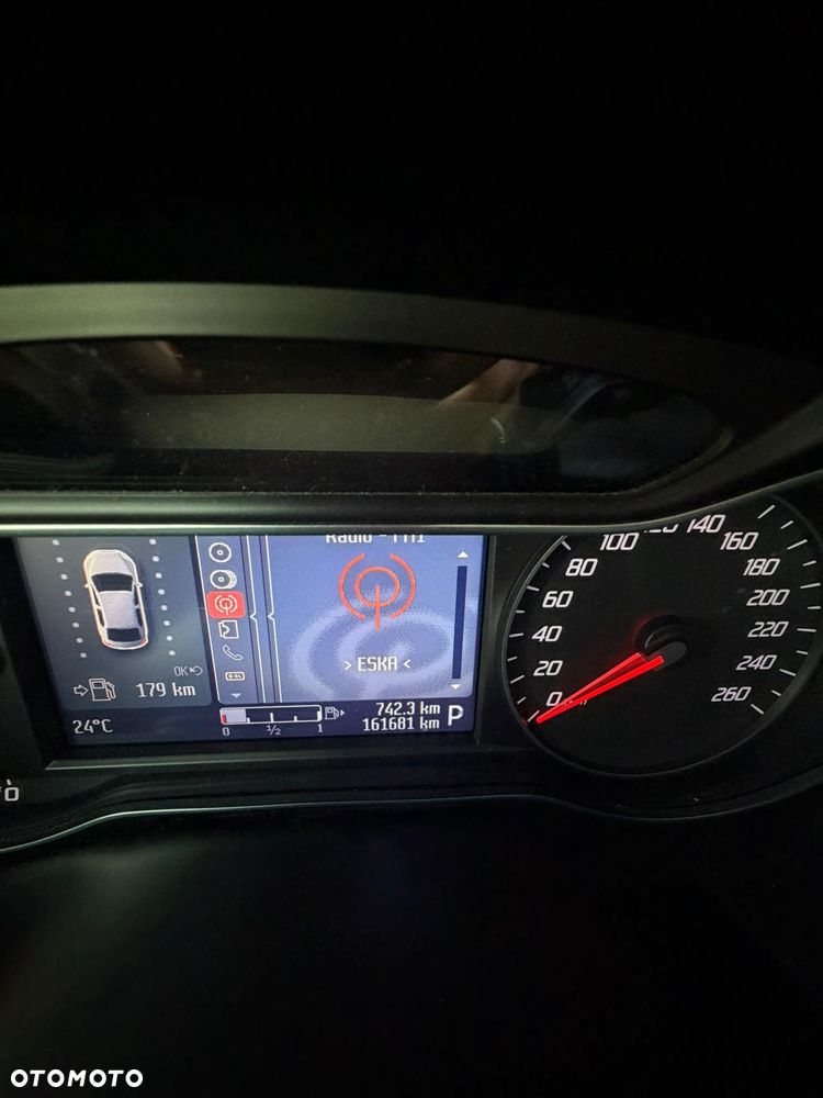 Ford S-Max - 13