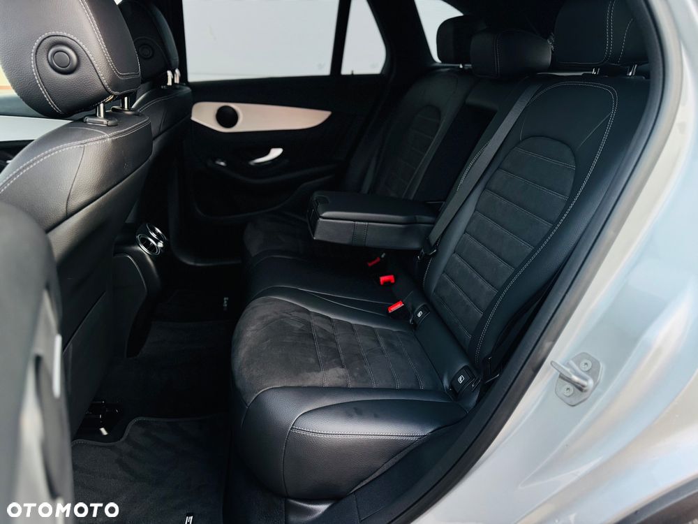 Mercedes-Benz GLC 220 d 4Matic 9G-TRONIC AMG Line Plus - 31