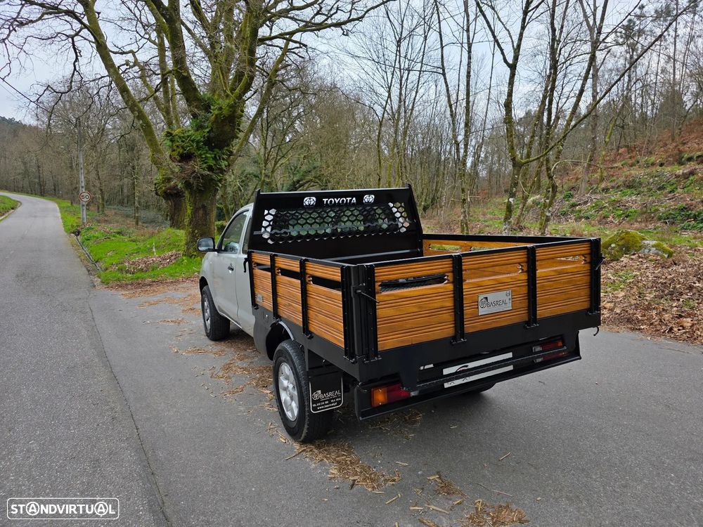 Toyota Hilux 4x4 Extra Cab Sol - 4