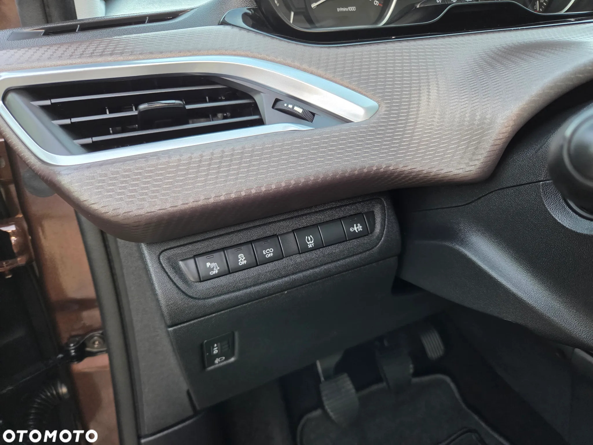 Peugeot 2008 e-HDi FAP 92 STOP & START Allure - 28