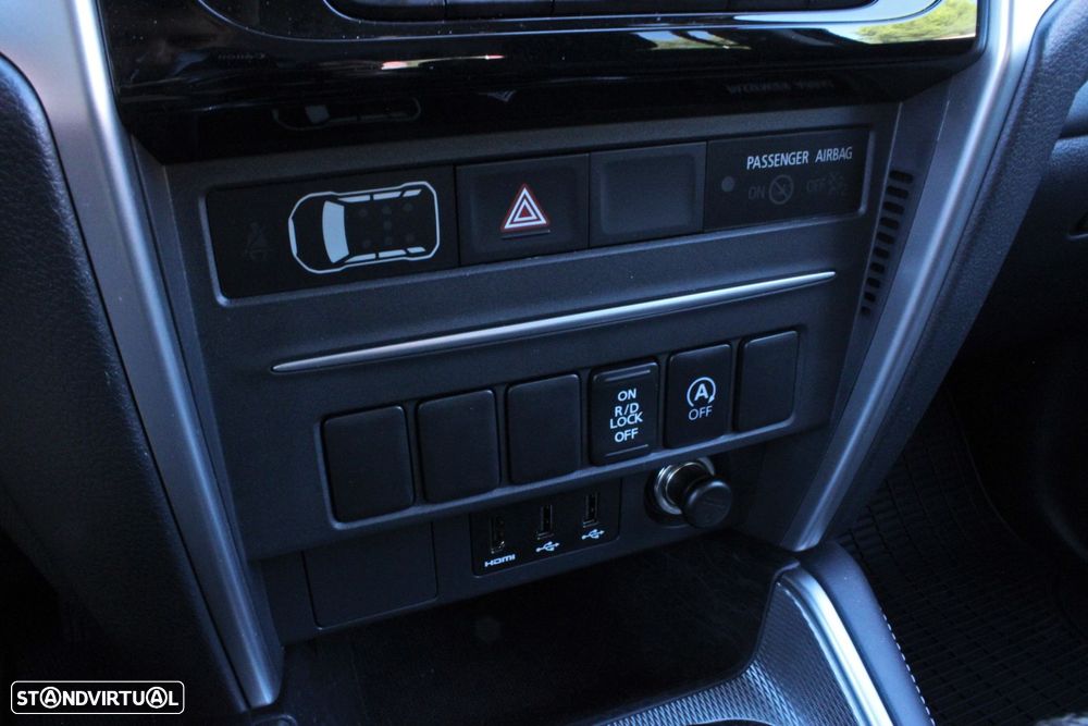 Mitsubishi L200 2.3 DI-D Space Cab Invite 4WD - 17