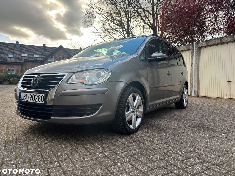 Volkswagen Touran 2.0 TDI Highline - 10