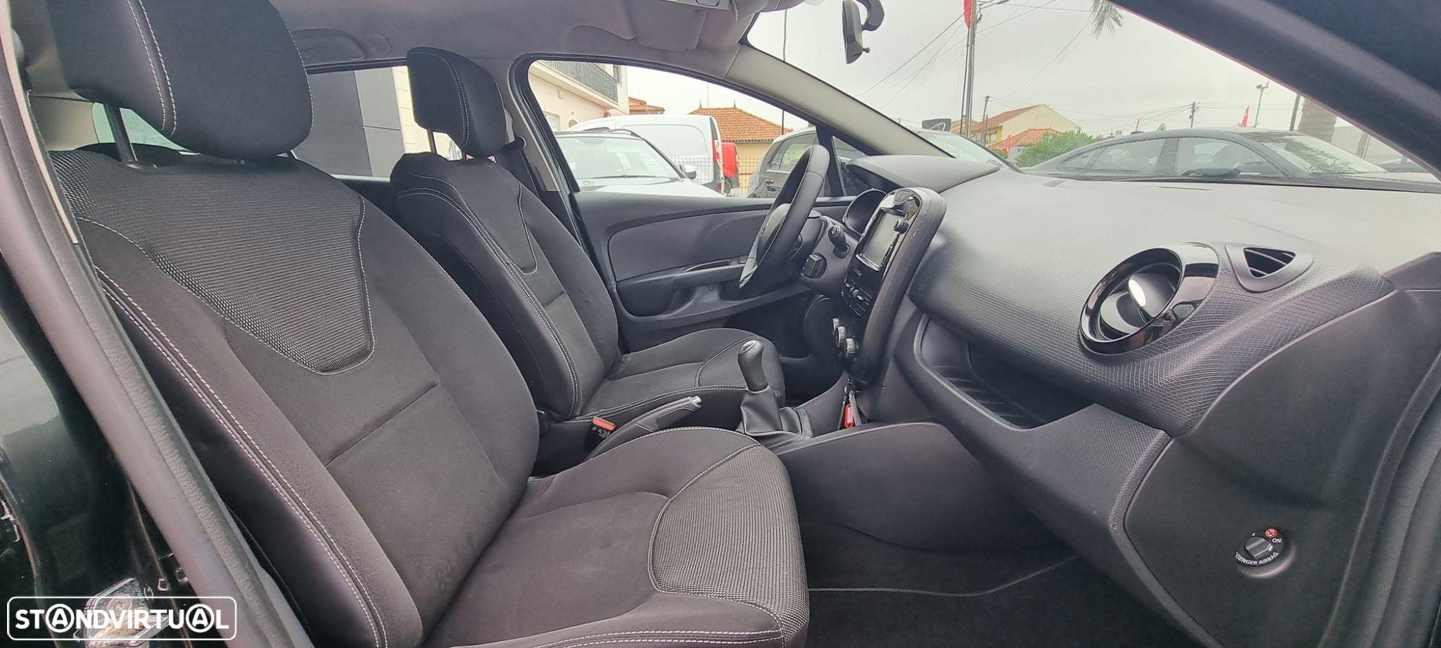 Renault Clio Sport Tourer 0.9 TCE Dynamique S - 19