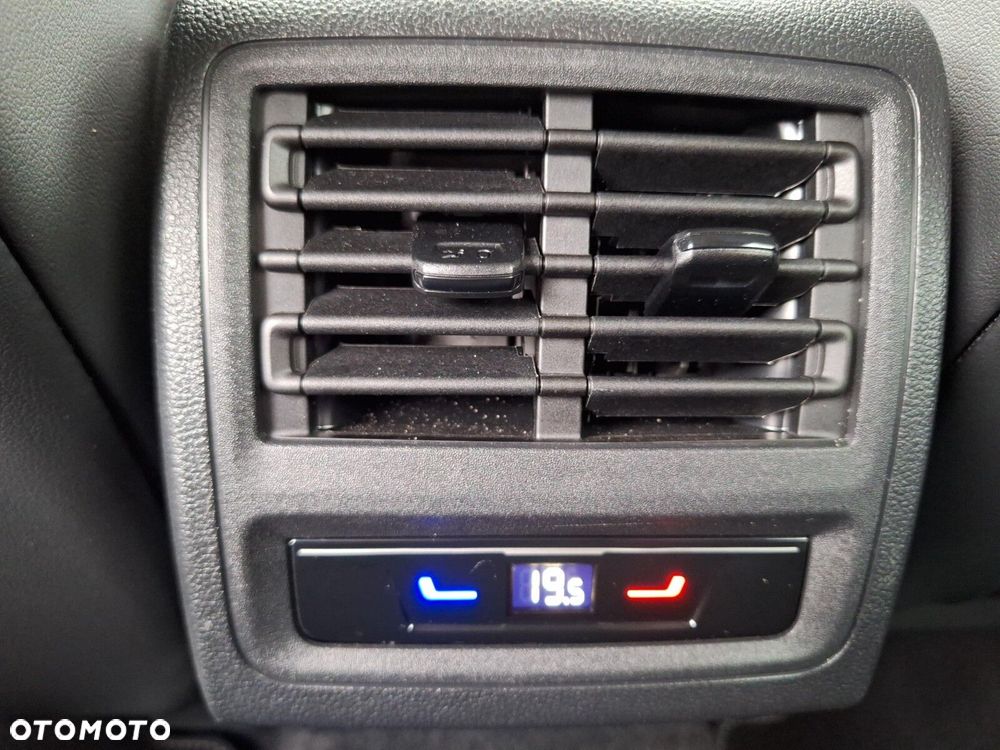 Volkswagen Golf Variant - 25