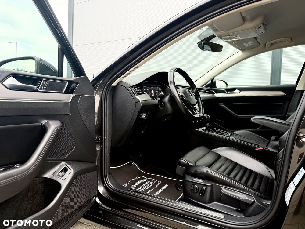 Volkswagen Passat 1.6 TDI SCR DSG - 21