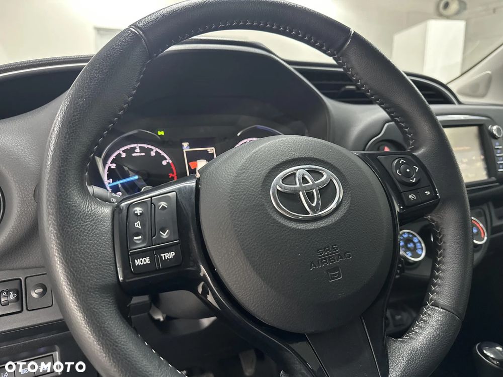 Toyota Yaris 1.5 Premium CVT - 12