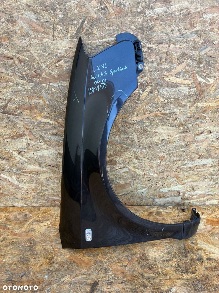Audi A3 8P lift 06-09 kod lak. LZ7L BŁOTNIK PRZÓD PRZEDNI PRAWY - 1