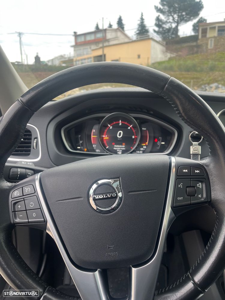 Volvo V40 D2 Momentum - 11