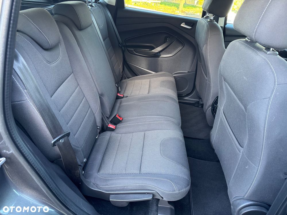 Ford Kuga - 24
