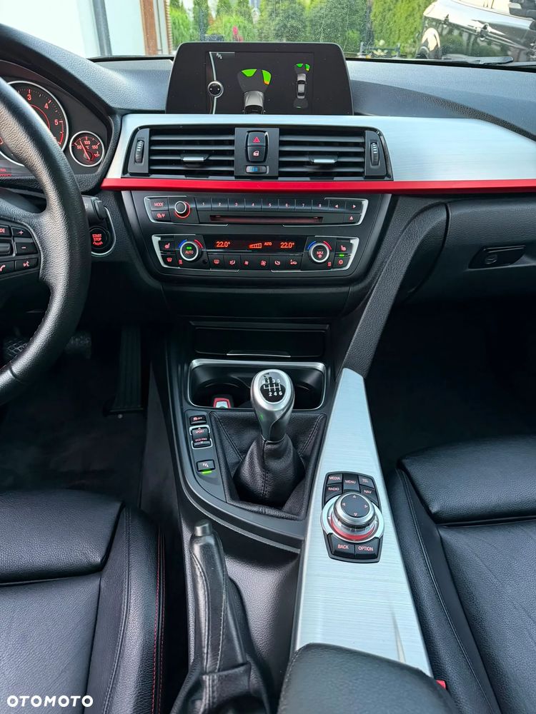 BMW Seria 3 320d DPF Edition Sport - 26