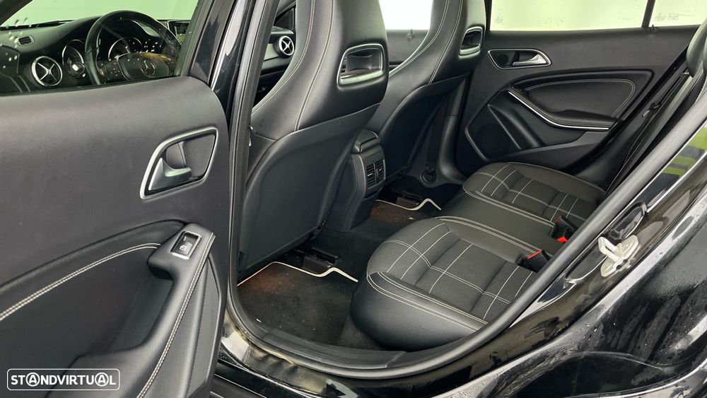 Mercedes-Benz GLA 200 CDI Urban - 14