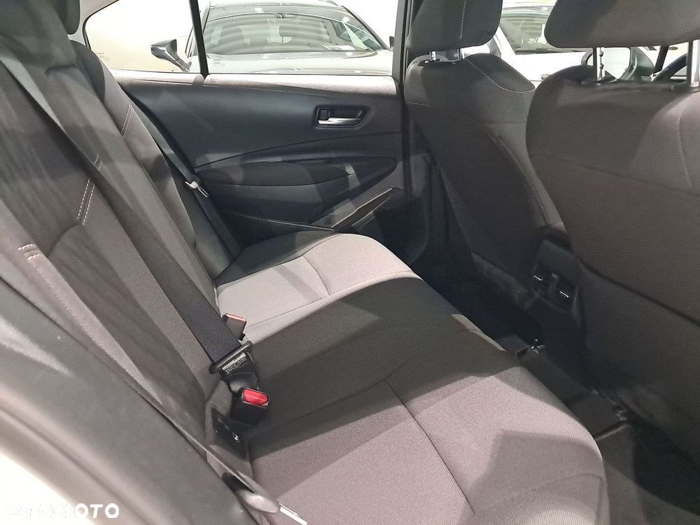Toyota Corolla - 10