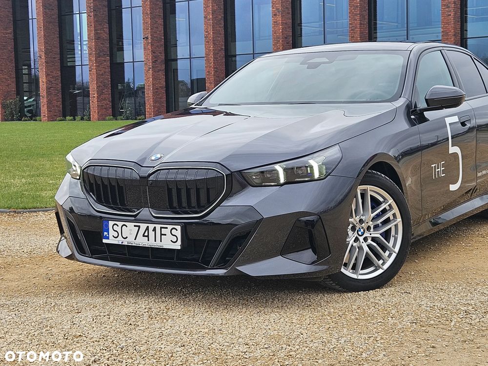 BMW Seria 5 540d xDrive mHEV M Sport - 3